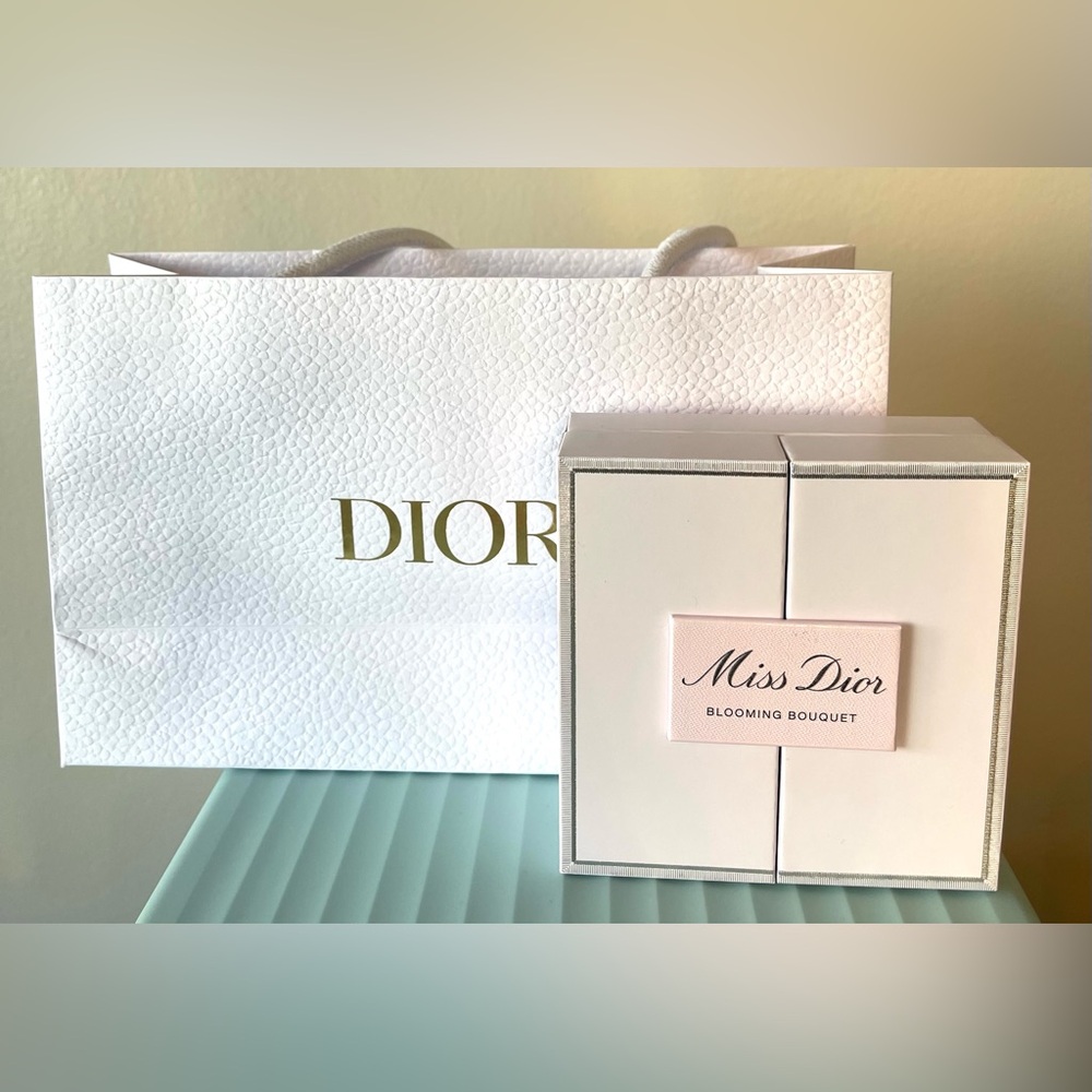 Miss Dior Blooming Bouquet Mini Gift set with paper bag